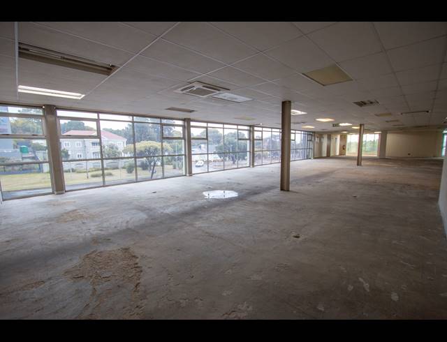 1,596M² OFFICE TO LET IN PARKMORE